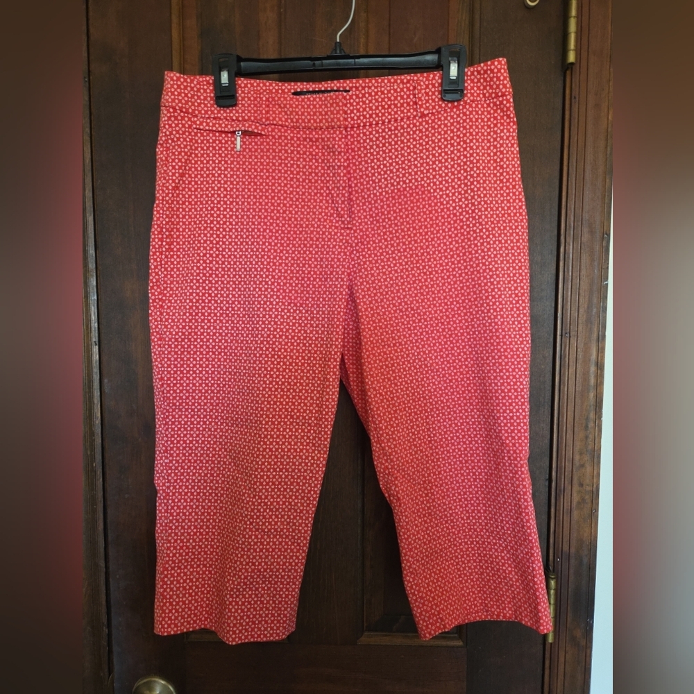 89th & Madison Red Geometric Capris